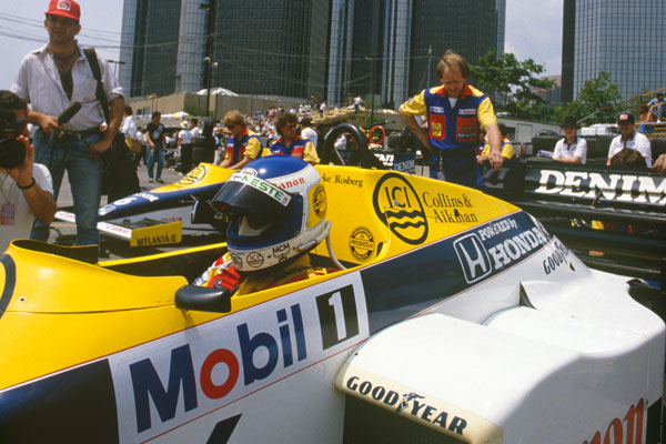 Keke Rosberg w samochodzie F1 podczas Grand Prix Stanów Zjednoczonych w 1985 roku